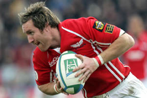 Barry Davies has completed his move from the Scarlets to French outfit Brive. - 18/06/2007 16:34 Barry Davies has completed his move from the Scarlets to French outfit Brive. - 18/06/2007 16:34